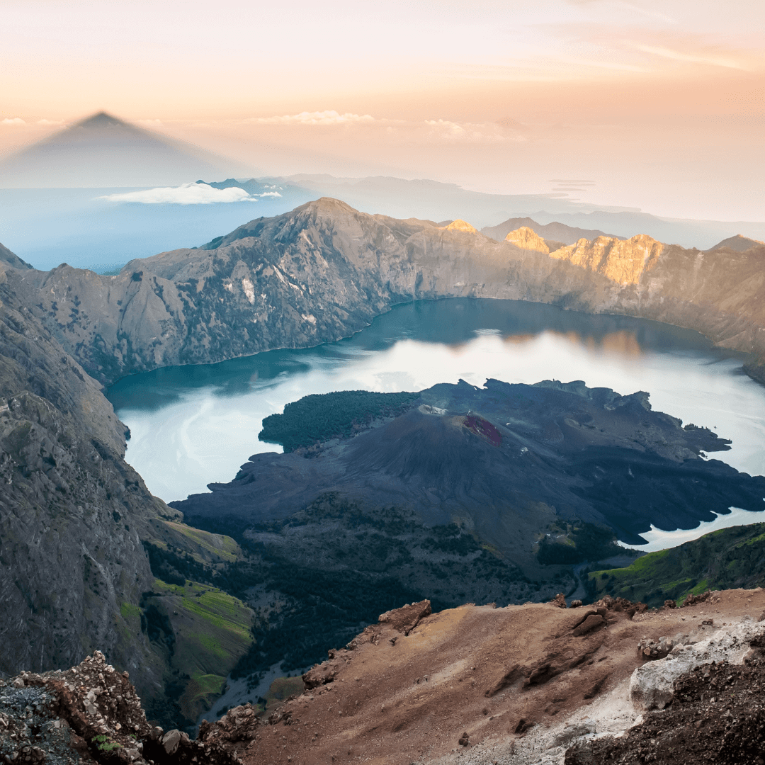 Volcans d'Indonésie, le mont Rinjani